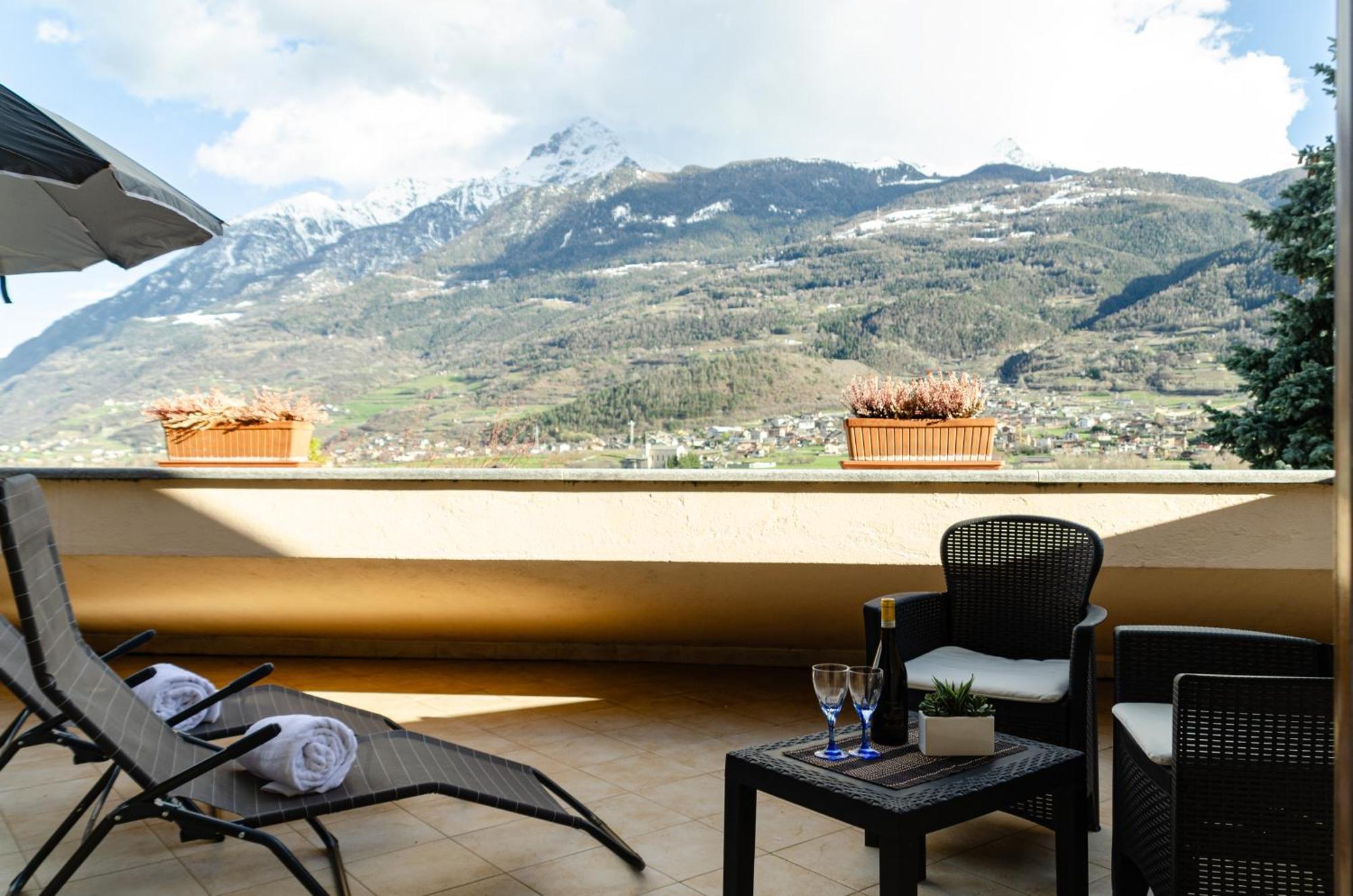 Sarre Skyline Apartment - Relax In Valle D'Aosta Exterior foto