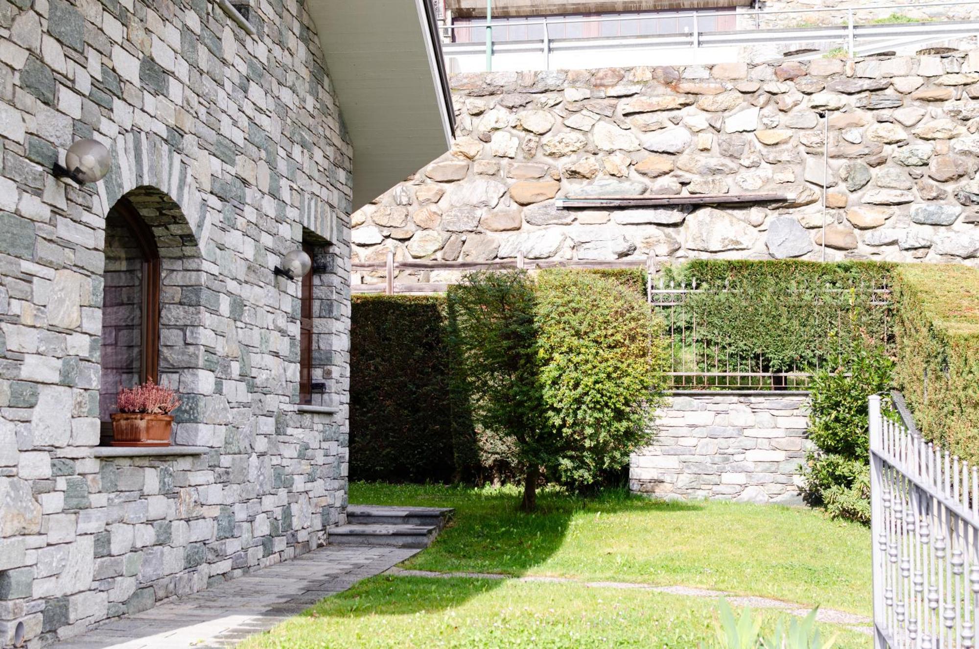 Sarre Skyline Apartment - Relax In Valle D'Aosta Exterior foto